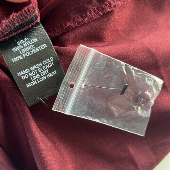 Lulu’s Romantic Daydreamer Burgundy florenceTiered Maxi Dress Champagne XS. - Picture 7 of 7